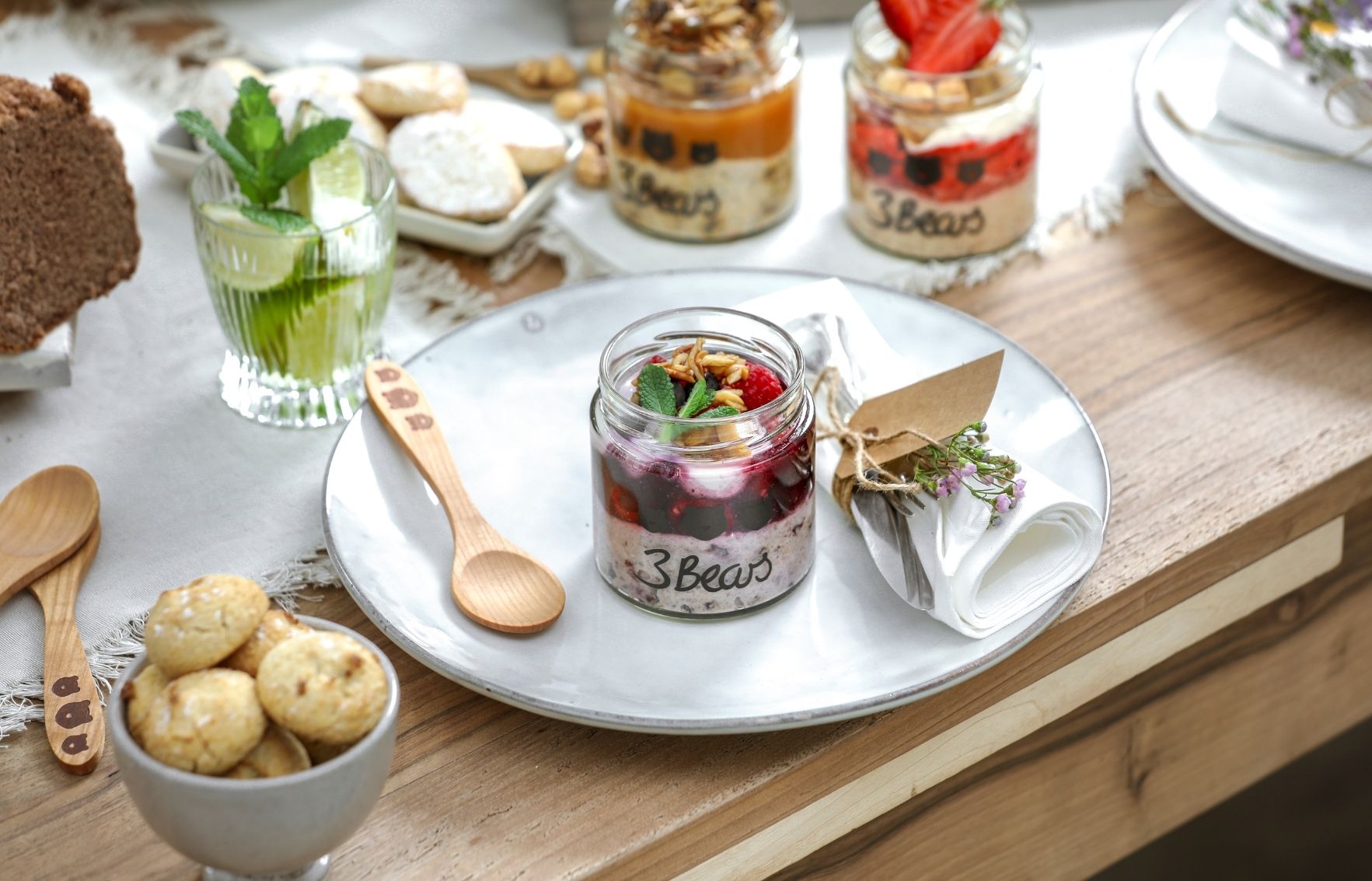 Berry Overnight Oats with Berry Compote